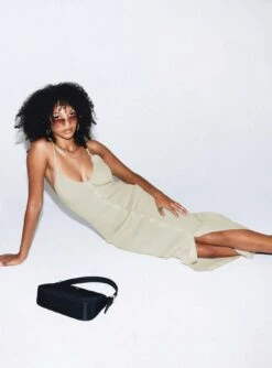 Casa Maxi Dress Cream -Princess Polly Sales 0 modelinfo Cindy us4 2872f067 f57e 4e05 9622 8959e7fa9de4