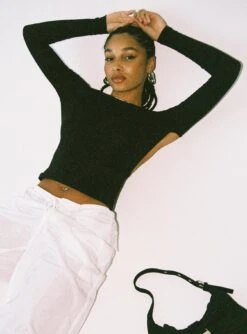 Princess Polly Rixie Long Sleeve Top Black -Princess Polly Sales 0 modelinfo Sumer us2 ea79e8ed e9aa 4100 9d18 4c6251893040