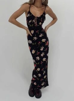 Princess Polly Brailey Maxi Dress Black Multi -Princess Polly Sales 0 modelinfo kiana us2 jpg 4a30e5bc c706 4a4a 8ee9 e90551db04ba