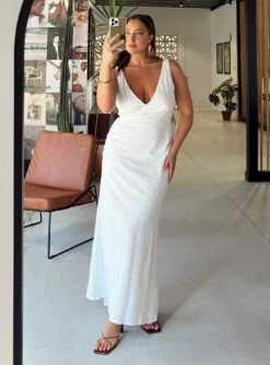 Princess Polly Nellie Maxi Dress White -Princess Polly Sales 0 modelinfo mikayla us8 8b143e83 0821 4319 aae2 db5d5acbd832