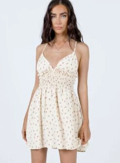 Roza Mini Dress Beige Petite -Princess Polly Sales 1 modelinfo izy US2 2c0c2989 5b8f 42e5 966b 56f6970b4ff4