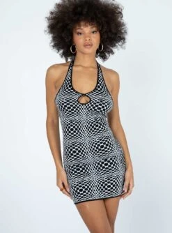 Motel Kezina Dress Optic Monochrome Square -Princess Polly Sales 1 modelinfo jamea us4 f1baf08e 5c99 4377 b97b 71aea17243a7
