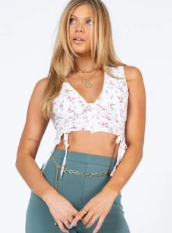 Princess Polly Fran Top White 8 Princess Polly Fran Top White -Princess Polly Sales 1 modelinfo josie us4 1bb12901 eb70 4743 98fe ec6e4785c848