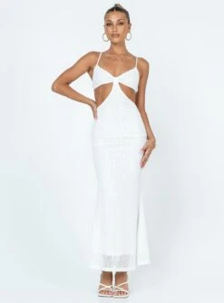 Princess Polly Shanni Maxi Dress White 8 Princess Polly Shanni Maxi Dress White -Princess Polly Sales 2 modelinfo Alexis us2 c6a38100 faf0 4dfc b2ce 9fa47ac443f2