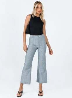 Milford Top Black -Princess Polly Sales 2 modelinfo Chelsea us4 f3f03c5a b956 4f66 8e1b 7d65bf2d18a9