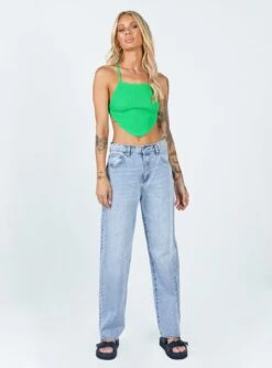 Abrand Slouch Suzie Denim Jeans -Princess Polly Sales 2 modelinfo Emma Leigh us4 52257171 375f 4704 a91d b632704ab6b0