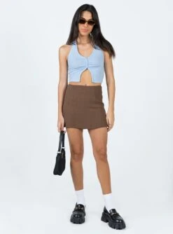 Princess Polly Darri Top Blue -Princess Polly Sales 2 modelinfo jess us2 cad64f5b 613f 494c 9c75 73f7ad48129e