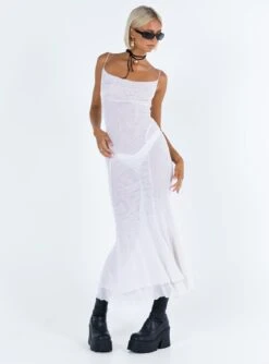 Sikora Vintage Maxi Dress White -Princess Polly Sales 2 modelinfo kauri us2 c277497a 5253 4b01 8312 b34d3f731207