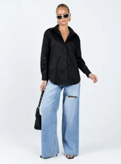 Princess Polly Hexon Shirt Black -Princess Polly Sales 2 modelinfo kiana us2 3ce6b2ff c976 4c43 a57b 1eaa4260fb6b