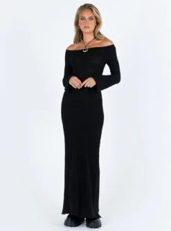 Devyn Off The Shoulder Maxi Dress Black -Princess Polly Sales 2 modelinfo kiana us2 74335641 66c1 4f29 bfa7 bc5aa45c642b
