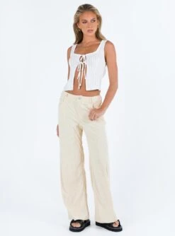 Princess Polly Myall Top White -Princess Polly Sales 2 modelinfo kiana us2 ac64a16c 9304 423a 8dc9 59839790957a