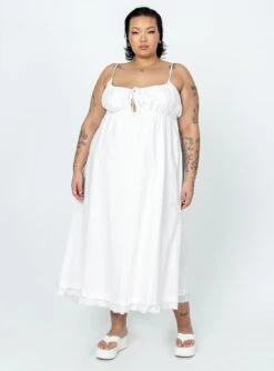 Princess Polly Empress Of Love Maxi Dress White Curve -Princess Polly Sales 2 modelinfo lovisa us18 c73ab7ba 637c 46f3 b698 fcd2dbd63064