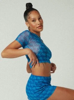 JGR & STN Cassie Cropped Tee Blue -Princess Polly Sales 2 modelinfo model us4