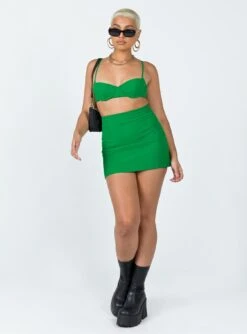 Princess Polly Manhattan Set Green -Princess Polly Sales 2 modelinfo sarah us4 44920785 4120 4721 bf17 b4f921b88ff7