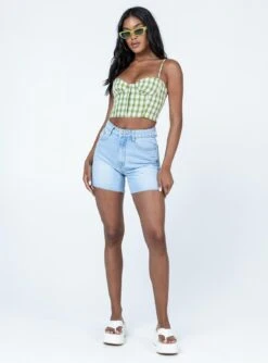 Princess Polly Sales -Princess Polly Sales 2 modelinfo yarelis us2 f619df86 398b 4729 b4a6 331eb3e8fc06