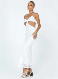 Princess Polly Shanni Maxi Dress White 9 Princess Polly Shanni Maxi Dress White -Princess Polly Sales 3 modelinfo Alexis us2 72bd304d 9b1a 4b7a b7e8 cae423eb097d