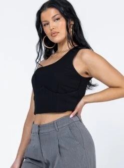 Princess Polly Meranti Top Black -Princess Polly Sales 3 modelinfo Alicia us8 dd4ac2a8 e82d 4503 a49e b74d1a02ac78