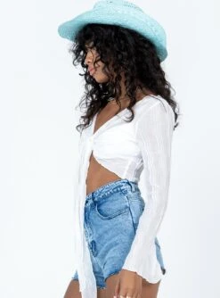 Princess Polly Altin Long Sleeve Top White -Princess Polly Sales 3 modelinfo Ariel us2 a5bd586d 1fb3 4fdb 9f68 2e172a0ae2f6