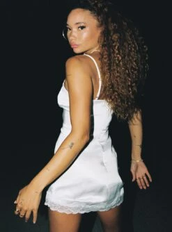 Princess Polly Sun Down Mini Dress White -Princess Polly Sales 3 modelinfo Ashley us2 95d6dfc0 152d 4037 9265 e0c82636a570