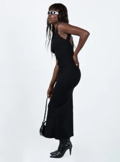 Smythe Maxi Dress Black -Princess Polly Sales 3 modelinfo Cynthia us4 fffe2464 34a4 4288 b9dc 33d07456a798