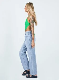 Abrand Slouch Suzie Denim Jeans -Princess Polly Sales 3 modelinfo Emma Leigh us4 ce2dc89a dc10 437e b57f cbb70d781aba