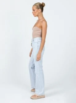 Princess Polly Mostar Bootleg Light Wash Denim Jeans -Princess Polly Sales 3 modelinfo Kiana us2 b19e642b 168b 4be6 b284 a878be485e93