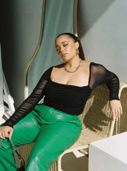 Delany Bodysuit Black Curve -Princess Polly Sales 3 modelinfo Miccy us14 8ed17584 43dc 4224 98dc 98e00148366a