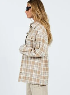 Princess Polly Mila Shirt Multi -Princess Polly Sales 3 modelinfo Saskia us2 8d48c914 eefc 4c43 81bb 2b45a3f6c418