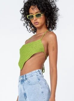 Princess Polly Vermont Top Green -Princess Polly Sales 3 modelinfo bella us2 a28107a0 e579 493b 8af7 01adbc430376