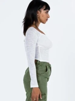 Zelda Off The Shoulder Top Ivory -Princess Polly Sales 3 modelinfo bodor us4 2f329341 a7ab 47fd a565 9a561d66083c