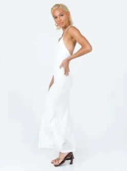Princess Polly Ellery Maxi Dress White -Princess Polly Sales 3 modelinfo casandra us2 f2da9133 1275 4e70 86c2 c49cb818b57d