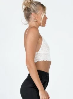 Princess Polly McCoy Top White 6 Princess Polly McCoy Top White -Princess Polly Sales 3 modelinfo chelsea us4 f037e60c 15f2 4018 b893 278e61a98040