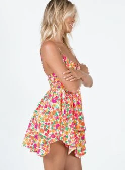 Barrett Mini Dress Multi Floral Petite 9 Barrett Mini Dress Multi Floral Petite -Princess Polly Sales 3 modelinfo chelsea us4 fb218e04 7296 4446 baf3 92afacf119d3