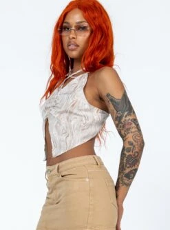 Princess Polly Kensington Top Beige -Princess Polly Sales 3 modelinfo chlo us4 4ee1c474 8db3 4aea ab78 68060fc0ec79