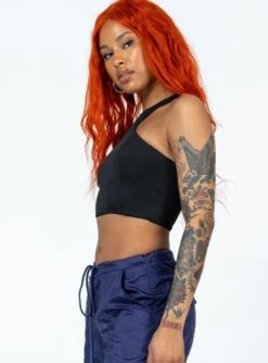 Princess Polly Kleins Top Black -Princess Polly Sales 3 modelinfo chlo us4 a8a25956 aa56 461a 9faa d431eab6d044