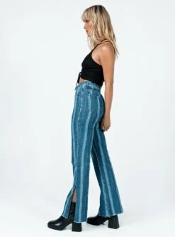 Princess Polly Albanie Denim Jeans -Princess Polly Sales 3 modelinfo chloe e us2 7227f6a5 fc3b 4d5a 819a d597b9e8bce0