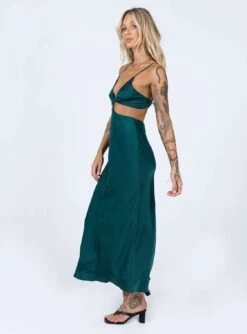 Princess Polly Nora Maxi Dress Green -Princess Polly Sales 3 modelinfo emma leigh us4 18c105a6 2b85 40ef 8563 4a71846f1e59