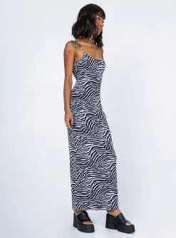 Princess Polly Knox Maxi Dress Zebra -Princess Polly Sales 3 modelinfo feturi us2 90da45f6 498f 40dc ba9e 2089c8766103