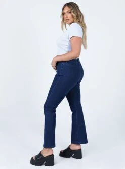 Princess Polly Dalta Mid Rise Flare Denim Jeans 6 Princess Polly Dalta Mid Rise Flare Denim Jeans -Princess Polly Sales 3 modelinfo jasmine us8 fa006278 6cbe 491e 9ce8 bb3dfd0d11aa