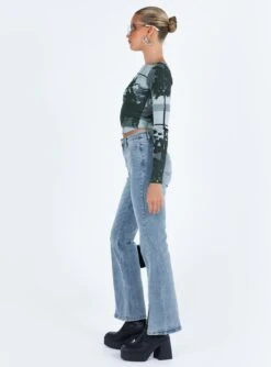 Princess Polly Keels Flare Denim Jeans 11 Princess Polly Keels Flare Denim Jeans -Princess Polly Sales 3 modelinfo kiana us2 9352ebad 927f 4edb 9165 56819deeafdd