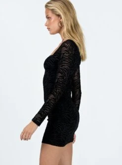 Princess Polly Nikolas Long Sleeve Mini Dress Black -Princess Polly Sales 3 modelinfo kiana us2 da2b5971 c712 4bc3 a7df 1f76b3d49195