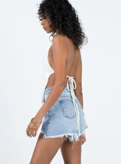 Abrand Venice Short Suzie Rip Blue -Princess Polly Sales 3 modelinfo kristen us2 63b7b8bb 63dd 461f a42f 3fb1ceaccabb