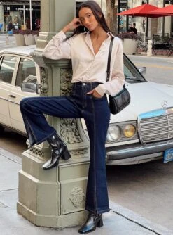 Princess Polly Johnny Flare Dark Wash Jeans Denim 13 Princess Polly Johnny Flare Dark Wash Jeans Denim -Princess Polly Sales 3 modelinfo lisa us2 c3a114be e30b 47b8 9bf7 7f9e769b7975