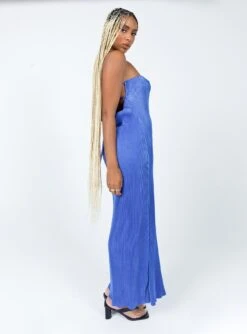 Princess Polly Lenney Maxi Dress Blue -Princess Polly Sales 3 modelinfo lola us4 bf01ae18 540d 4cbd 8791 818b38e0466f