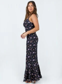 Curtis Maxi Dress Black / Floral -Princess Polly Sales 3 modelinfo mikayla us6 28d74f6c 479f 4831 8bf9 bb6758cf22b7