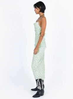 Malabar Maxi Dress Mint / Floral -Princess Polly Sales 3 modelinfo millicent us2 874cd3bb af57 4d9a 8e16 969f70b48e8c
