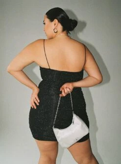 Reeva Mini Dress Black Curve -Princess Polly Sales 3 modelinfo sarah us14 05df63cd 4e03 4b20 b770 4e3aeeb2c4f5