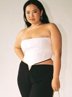 Bad Gal Bustier White Curve -Princess Polly Sales 3 modelinfo sarah us14 9555428e 38a1 4e31 b153 fb3c4ca42341
