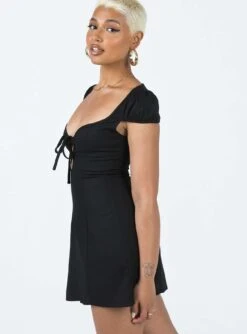 Princess Polly Alora Mini Dress Black 11 Princess Polly Alora Mini Dress Black -Princess Polly Sales 3 modelinfo sarah us6 3cdfa520 215f 47cd 950b e8e4ce8594d5