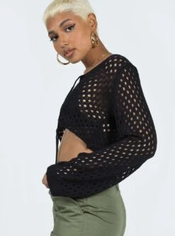 Princess Polly Gardena Top Black -Princess Polly Sales 3 modelinfo sarah us6 9768965e c61f 4c18 89ea 969774f9dd6e